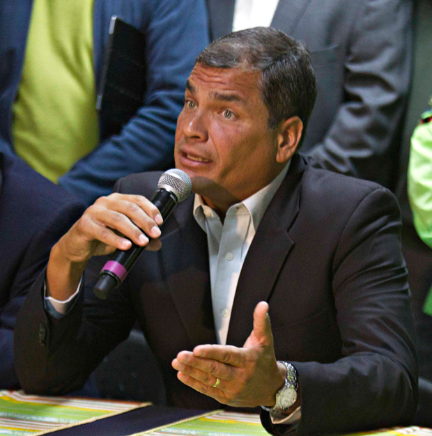 Rafael Correa anunciou que pedirá a renúncia de todo o ministério e que vai reestruturar seu grupo político | Guillermo Granja/Reuters