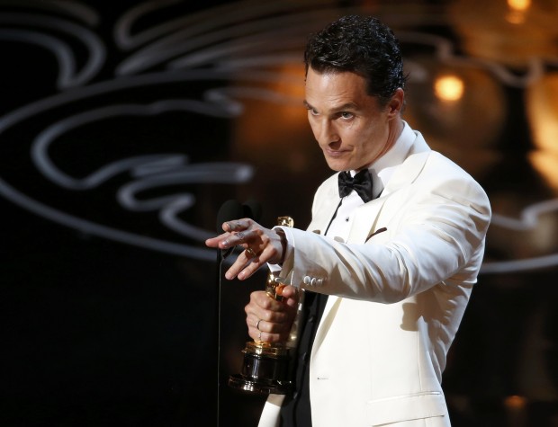 Matthew McConaughey recebe o prêmio de melhor ator, por "Clube de Compras Dallas" | Lucy Nicholson/Reuters