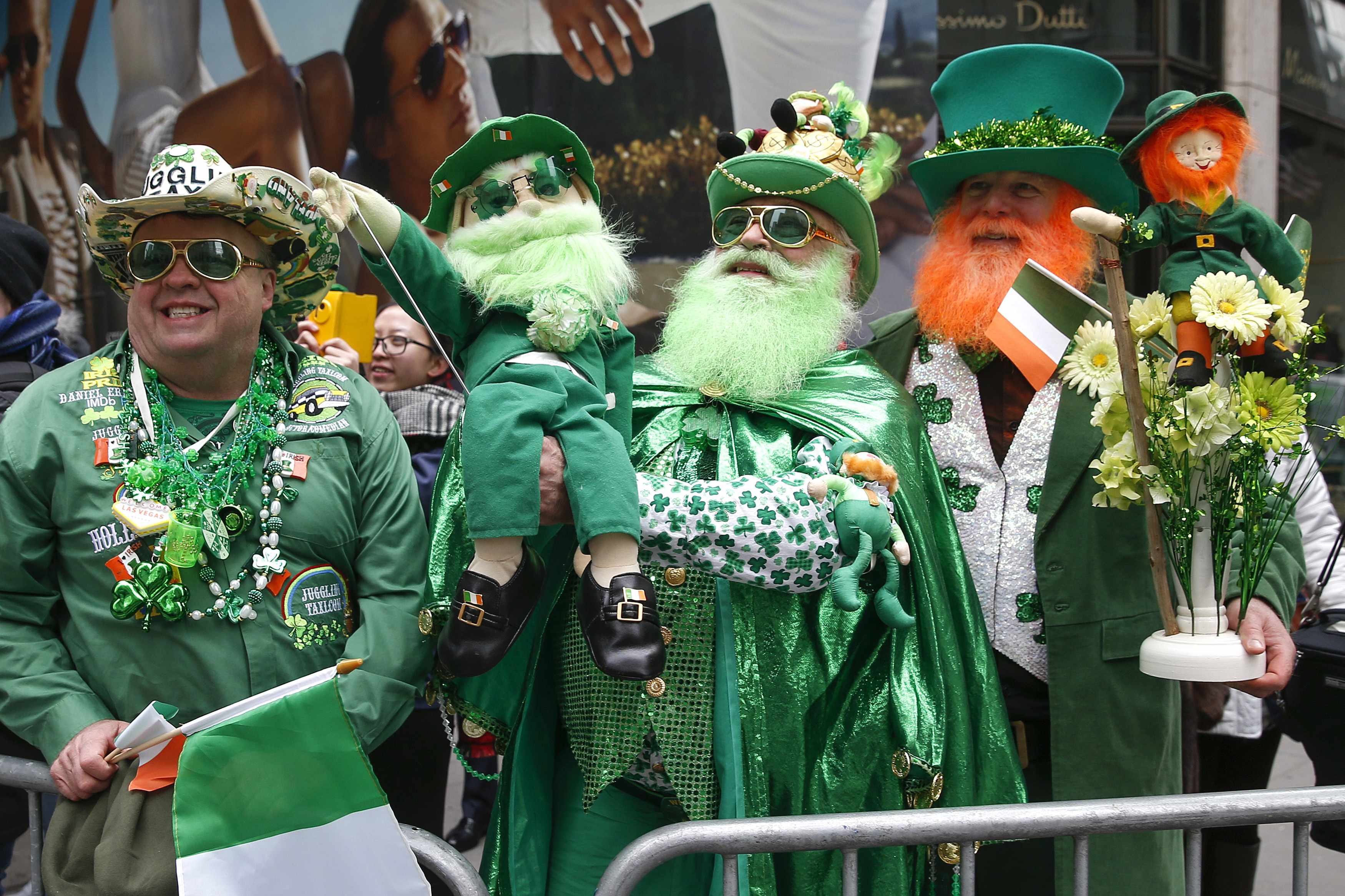 Público participa da parada pelo Dia de São Patrício, em Nova York (EUA) | Shannon Stapleton/Reuters