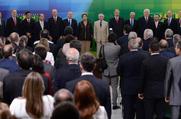 “Estou certa de que me ajudarão a fazer de 2014 um ano profícuo para o país”, disse a presidenta Dilma durante a posse dos seis novos ministros - Divulgação/ Agência Brasil