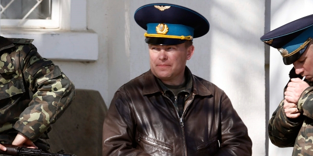 Coronel Yuri Mamtchur, comandante da base de Belbek, invadida neste sábado | Vasily Fedosenko/Reuters