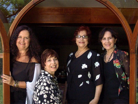 Quarteto em em foto para o lançamento do disco "Samba em Cy". Cybele (3ª da esq. para dir.) | Arquivo pessoal