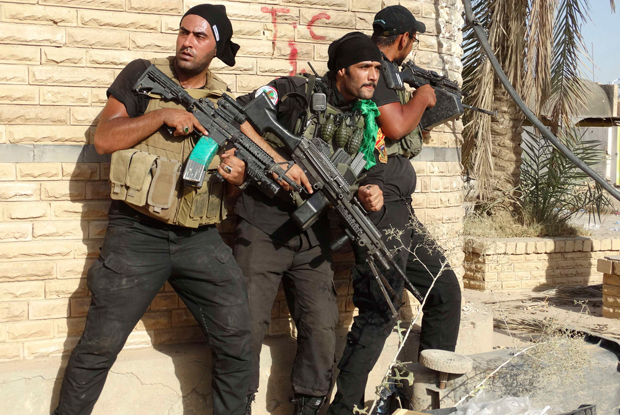 Homens do Exército do Iraque realizam patrulha em busca de militantes do Estado Islâmico em Ramadi | Osama Al-dulaimi/Reuters