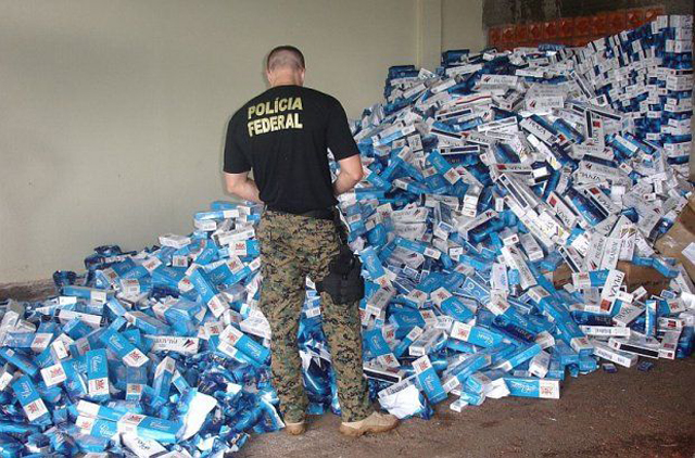 Mais de 20 mil caixas de cigarro foram apreendidas na manhã desta segunda-feira | Divulgação/Polícia Federal
