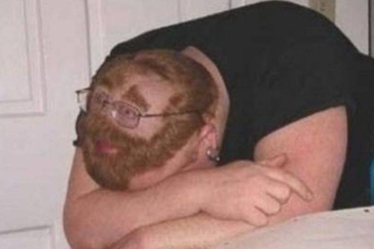 Resultado de imagen de formas extrañas de dormir