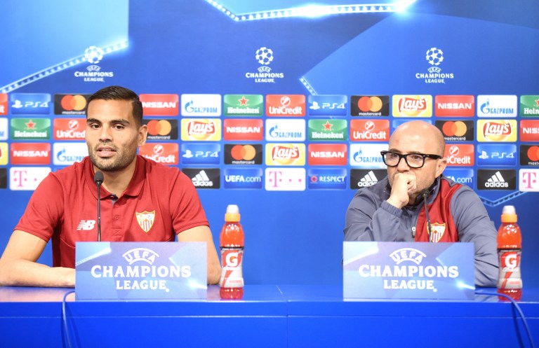 Mercado junto a Sampaoli / AFP