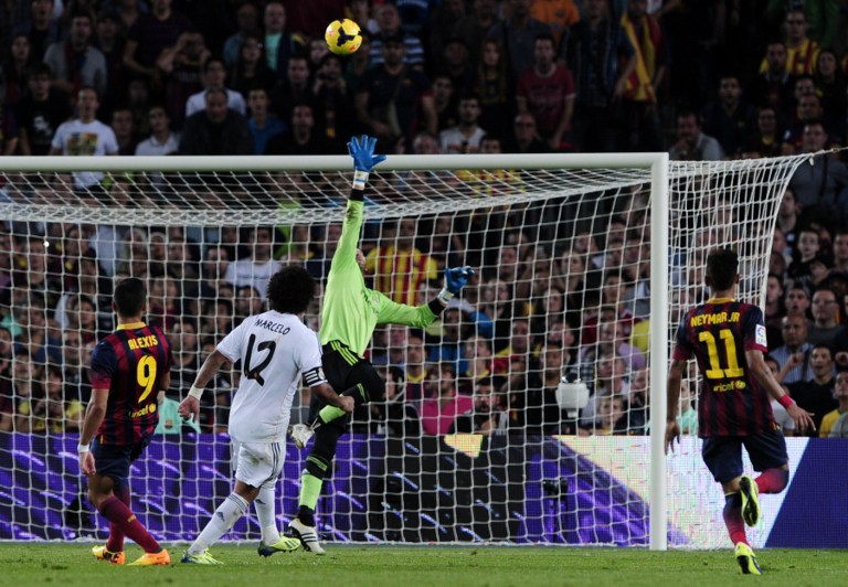 El recordado golazo de Alexis a Real Madrid / AFP