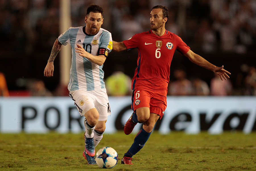 José Pedro Fuenzalida fue titular ante Argentina y estuvo en la banca ante Venezuela / Photosport