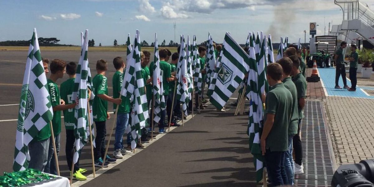 Resultado de imagen para homenaje a nacional de chapeco