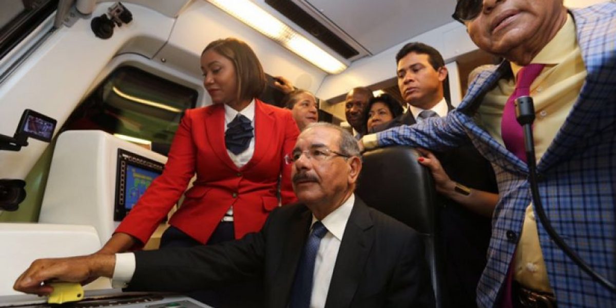 Resultado de imagen para Juan de los Santos y Diandino PeÃ±a en el Metro
