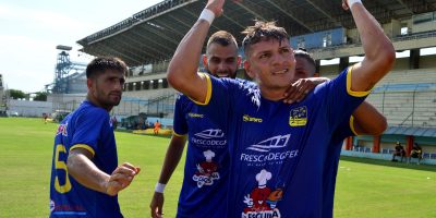 Delfín y Emelec comparten la cima de la tabla