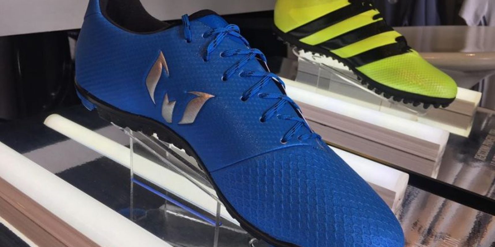 Llegan a Guatemala nuevos botines para los mejores jugadores de futbol