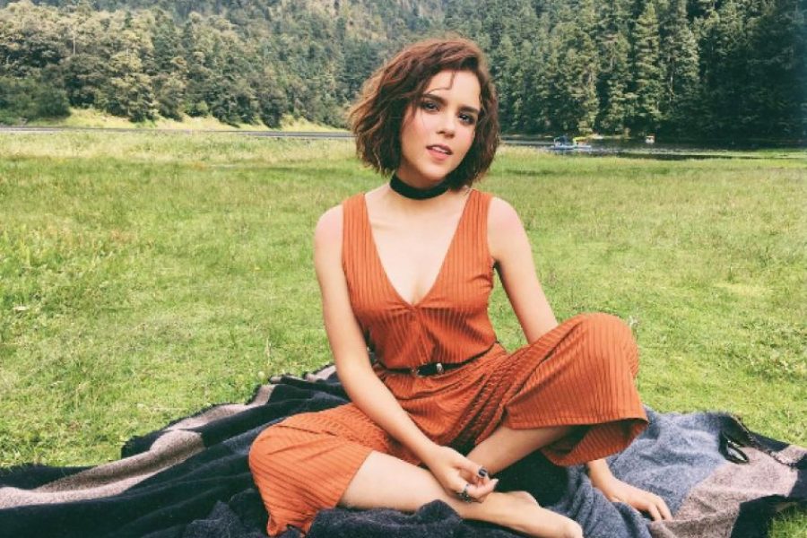 Seguidores A Sus Sexy Traje Un De Con Baño FotosYuya Deleita iuXZkP