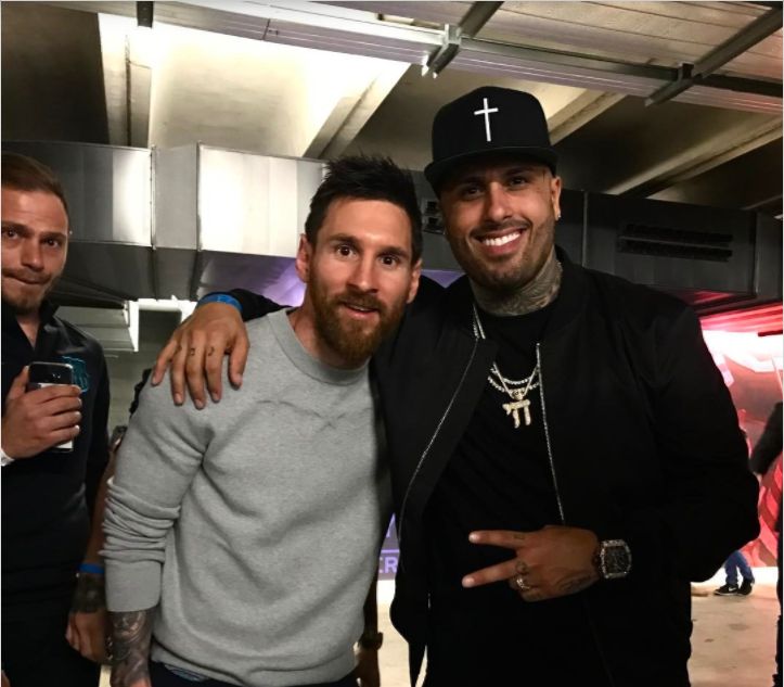 Neymar imita celebración de Leo Messi tras el Clásico español