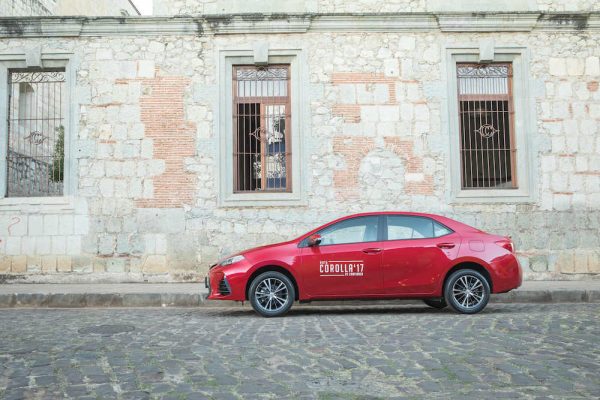 Toyota Corolla 2017 Surfea En El Asfalto Publimetro México Toyota Corolla 2017 Surfea En El Asfalto