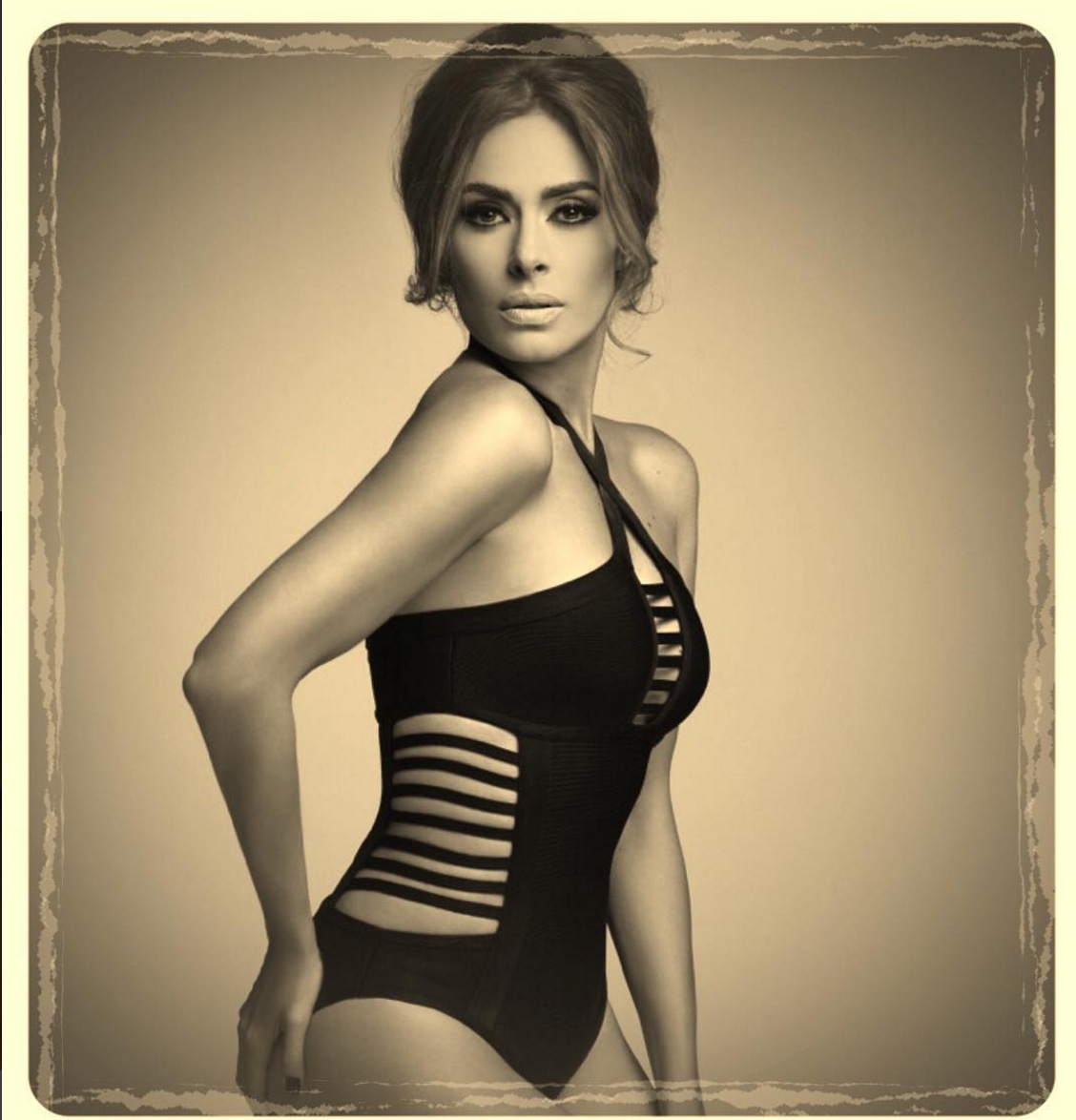 ¡Súper sexy! Galilea Montijo sorprende con fotografía en traje de baño