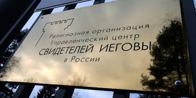 Rusia prohíbe a los Testigos de Jehová por