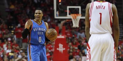 Thunder gana a Rockets 115-113 con triple doble de Westbrook