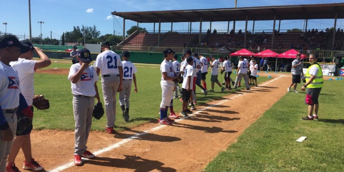 Fotos Exitoso evento de Peloteros por Puerto Rico Metro