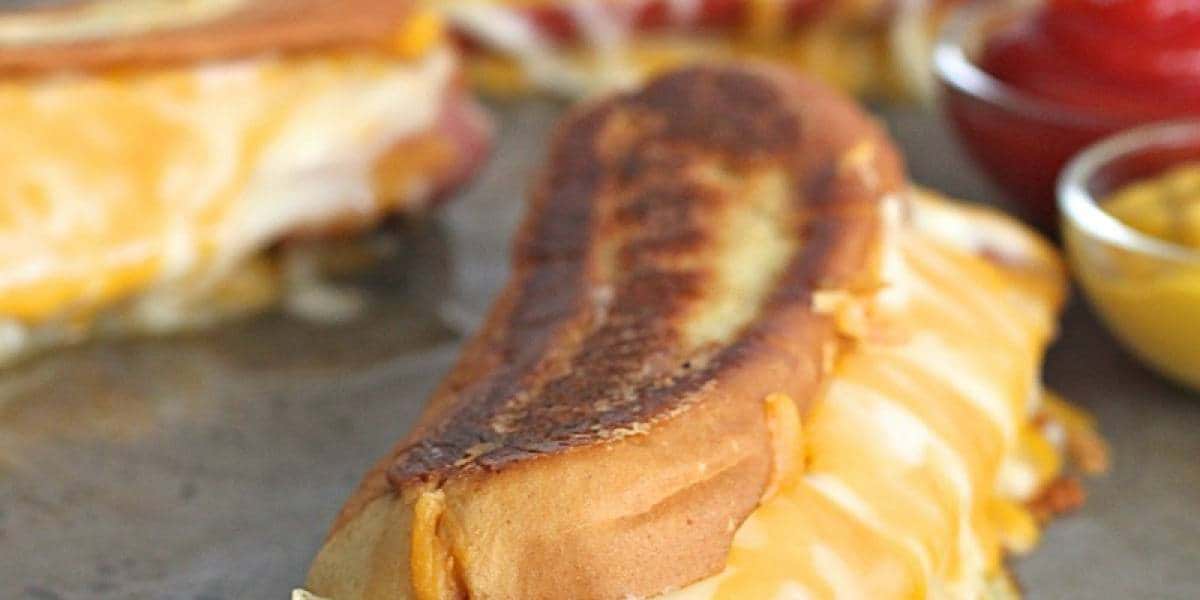 Fácil receta de hot dogs ''grilled cheese''